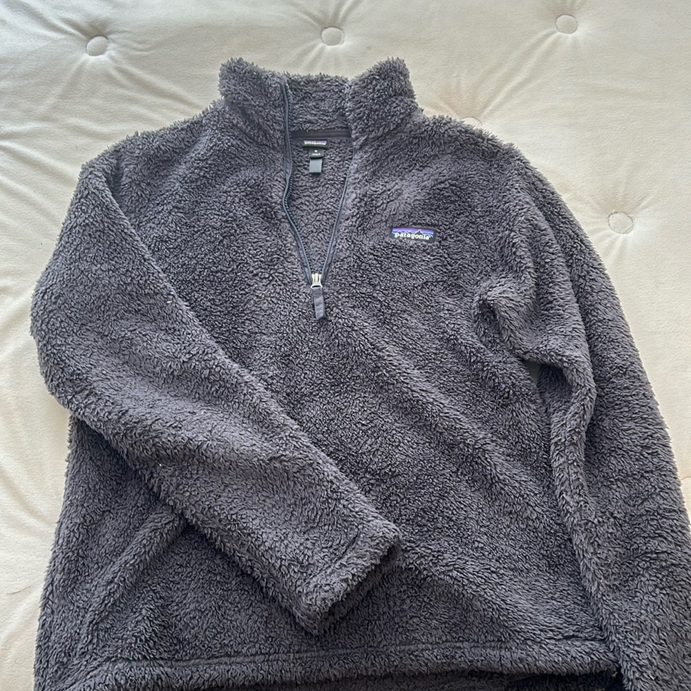 Women’s Patagonia pullover medium